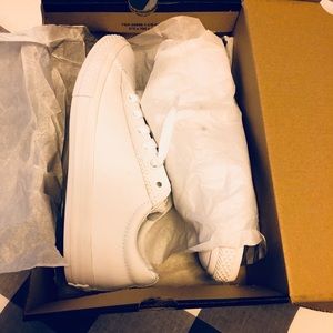 Converse Shoes - All White Leather Converse NIB 😍 Converse Shoes - All White Leather Converse NIB 😍